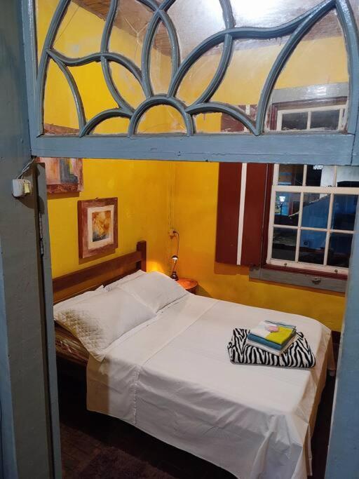 Casa Centenaria Localizada No Calcadao De Slp Sao Luiz do Paraitinga